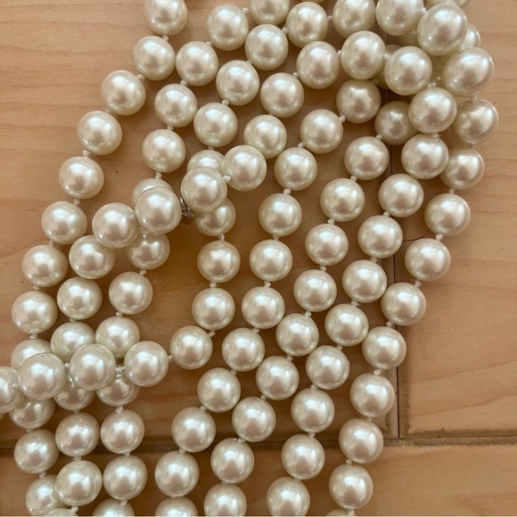 Pearl Necklace EUC - Picture 3 of 4